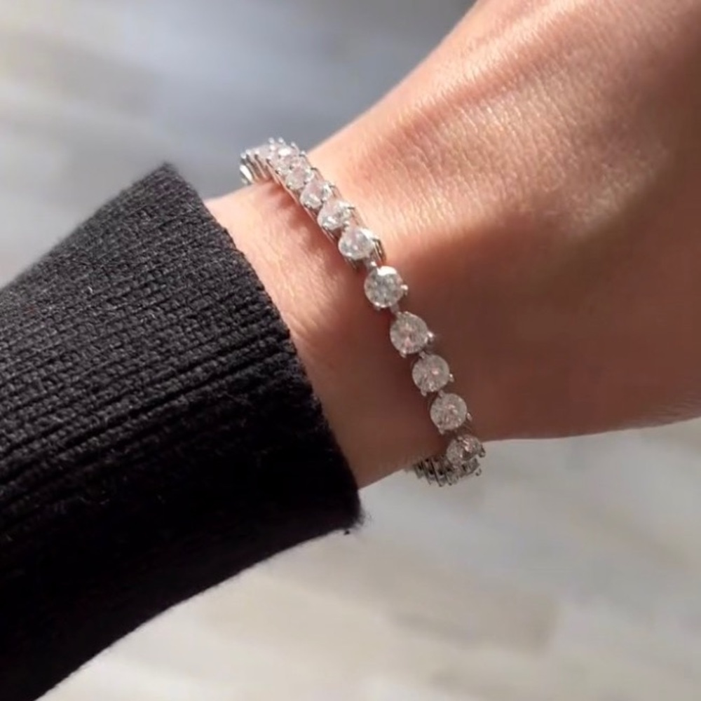 Italo 3 Prong Round Cut Tennis Bracelet - Picture 4 of 6